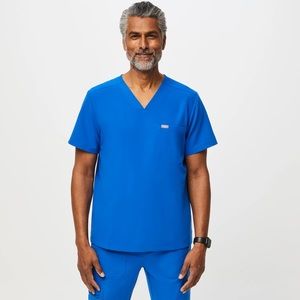 NWOT Figs Men’s Chisec Three-Pocket Scrub Top in Royal Blue Size XXL